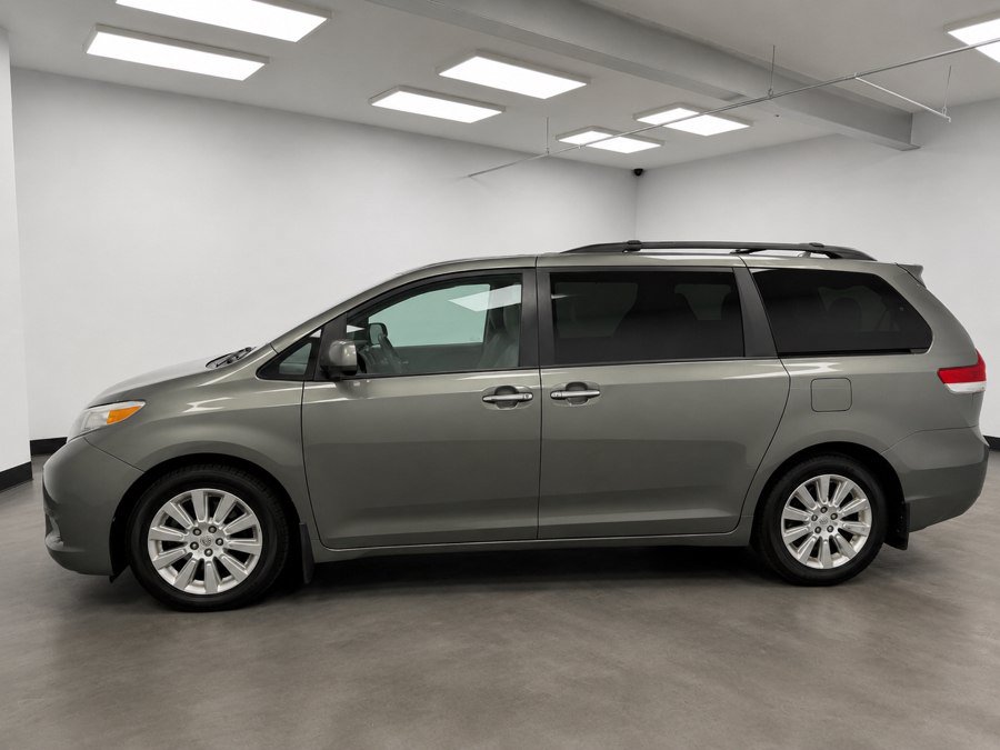 Used 2011 Toyota Sienna XLE w/ Premium Pkg AWD/4WD image 3
