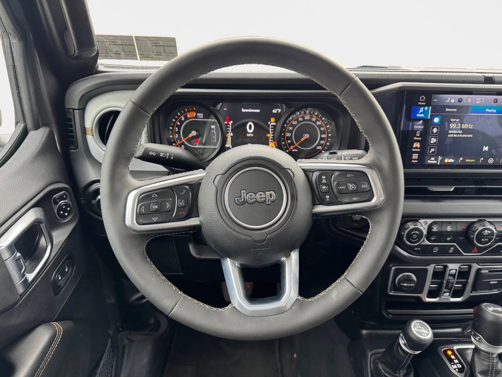 Used 2025 Jeep Wrangler Unlimited Sahara image 14