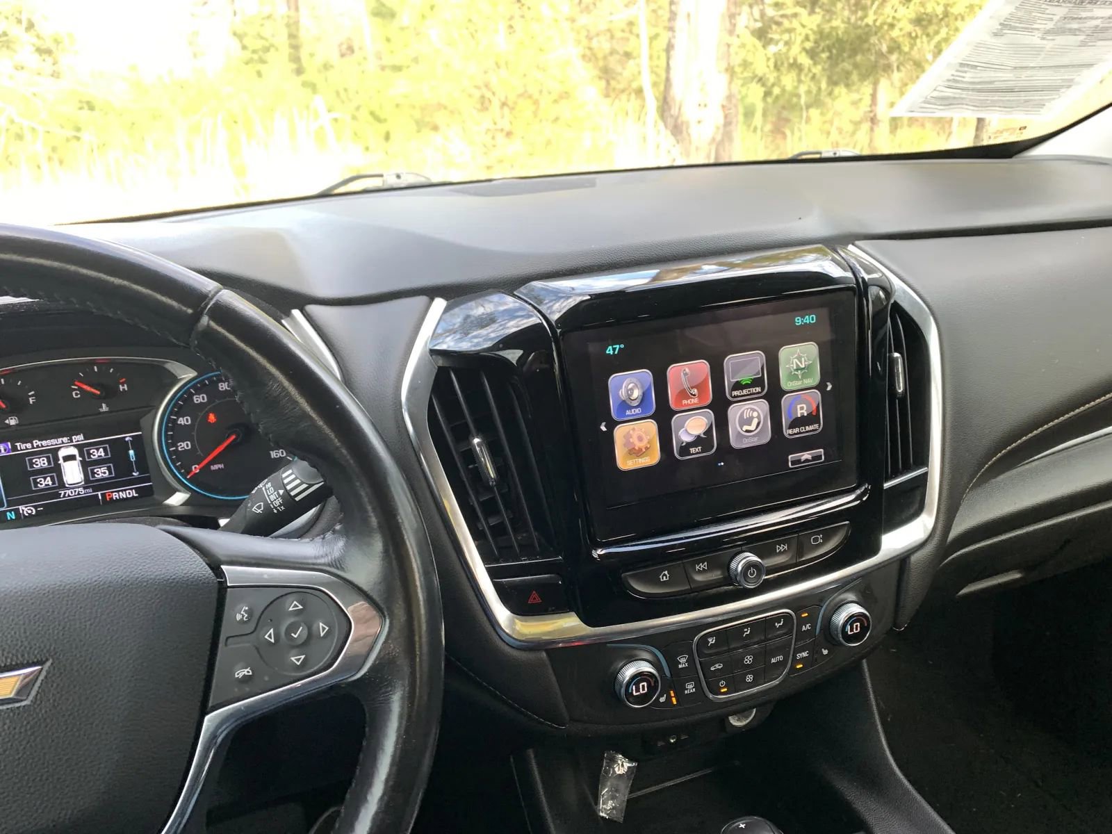 Used 2019 Chevrolet Traverse LT FWD image 12