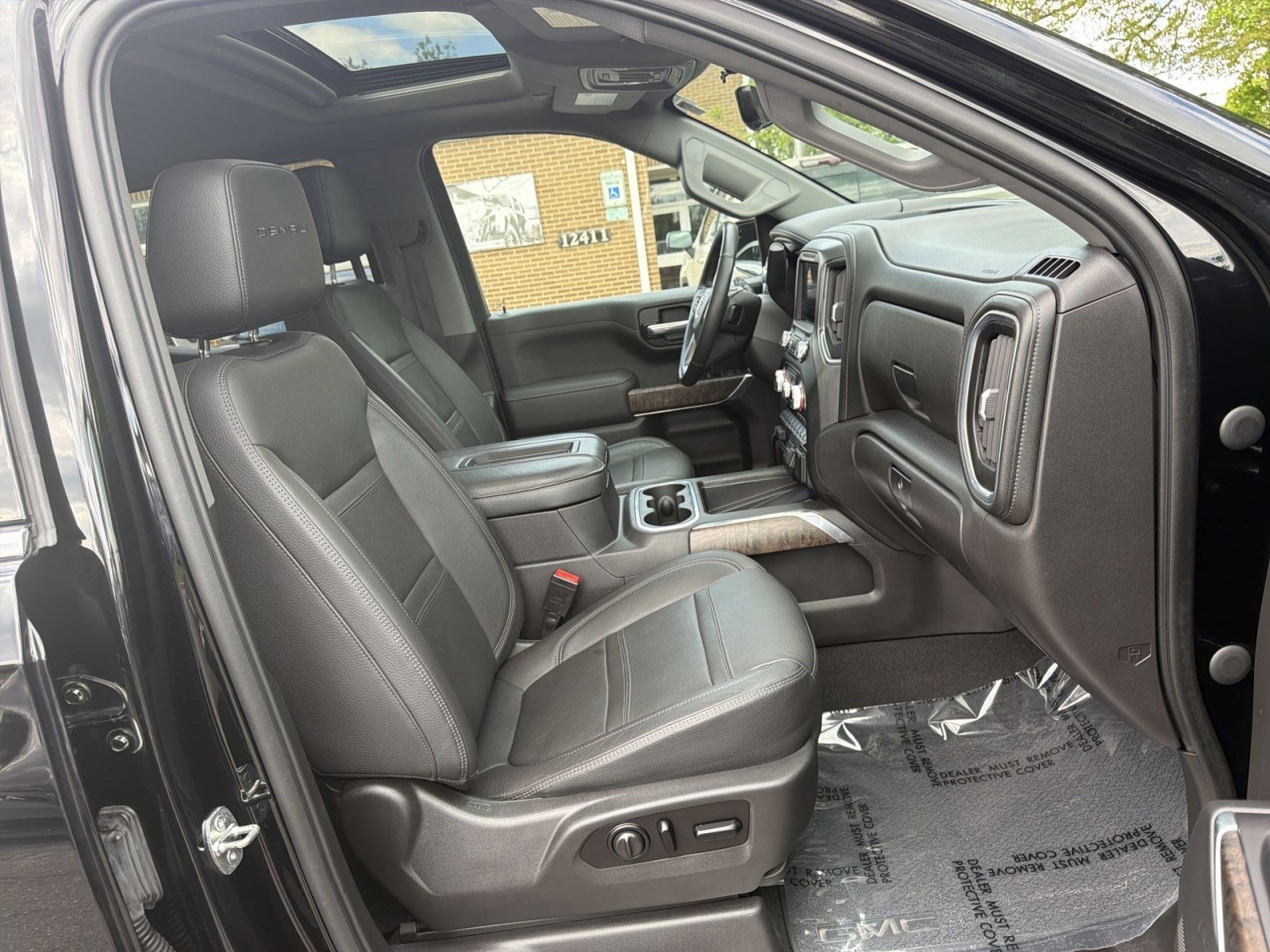 Used 2021 GMC Sierra 1500 Denali w/ Denali Ultimate Package AWD/4WD image 28