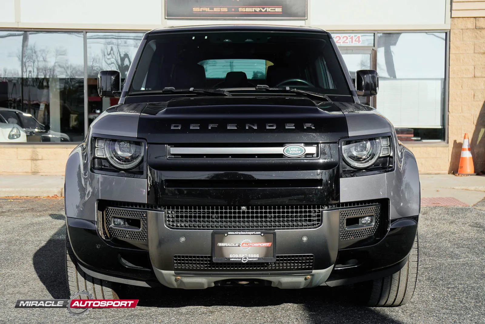 Used 2020 Land Rover Defender 110 X image 2