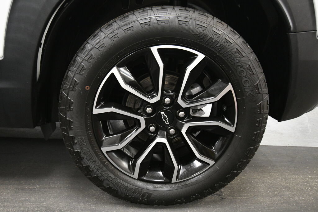 Used 2024 Chevrolet TrailBlazer ACTIV w/ Convenience Package AWD/4WD image 31