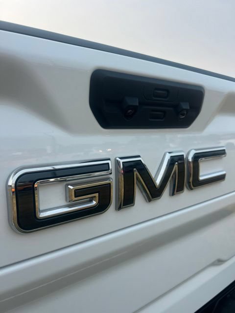 Used 2025 GMC Sierra 2500 Denali Ultimate AWD/4WD image 13