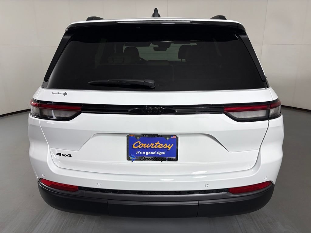 New 2026 Jeep Grand Cherokee Limited w/ Limited Altitude Package AWD/4WD image 7