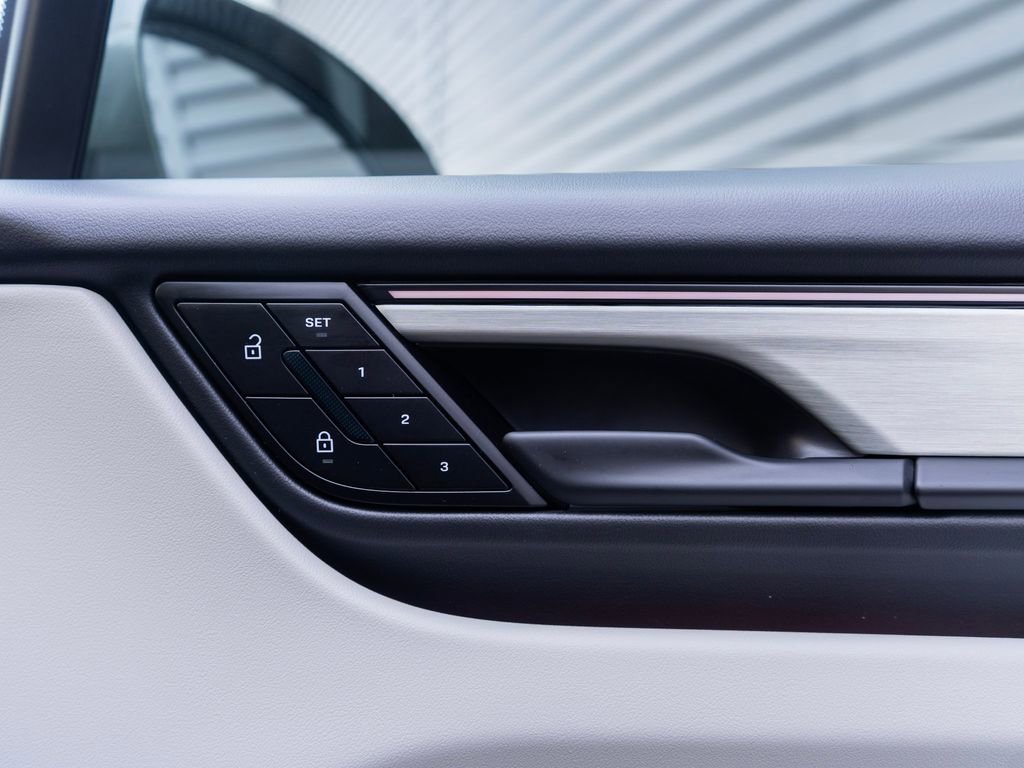 Used 2024 Porsche Macan 4 Electric image 36