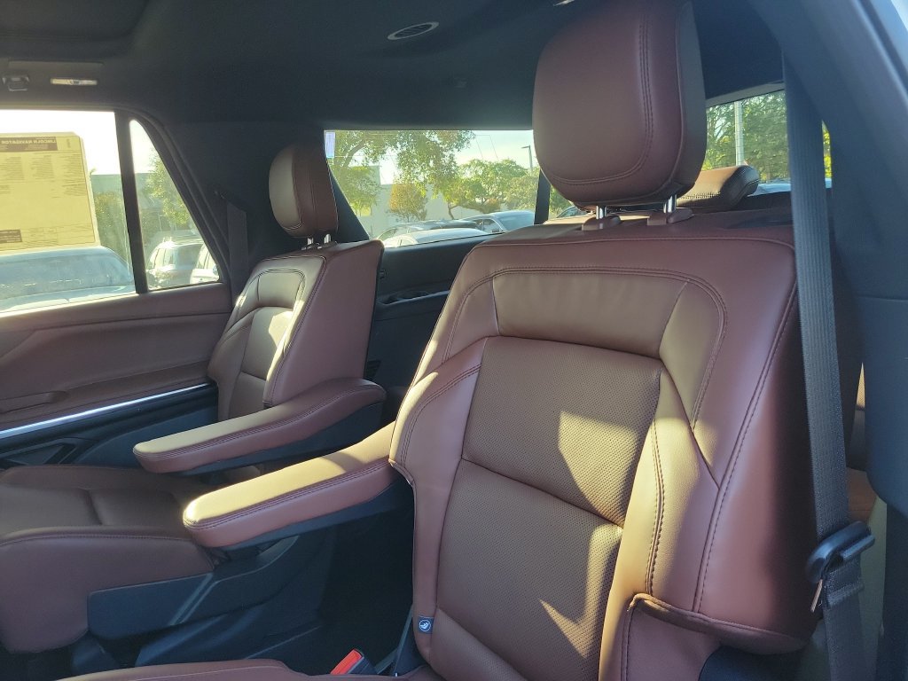 New 2027 Lincoln Navigator L Reserve AWD/4WD image 17