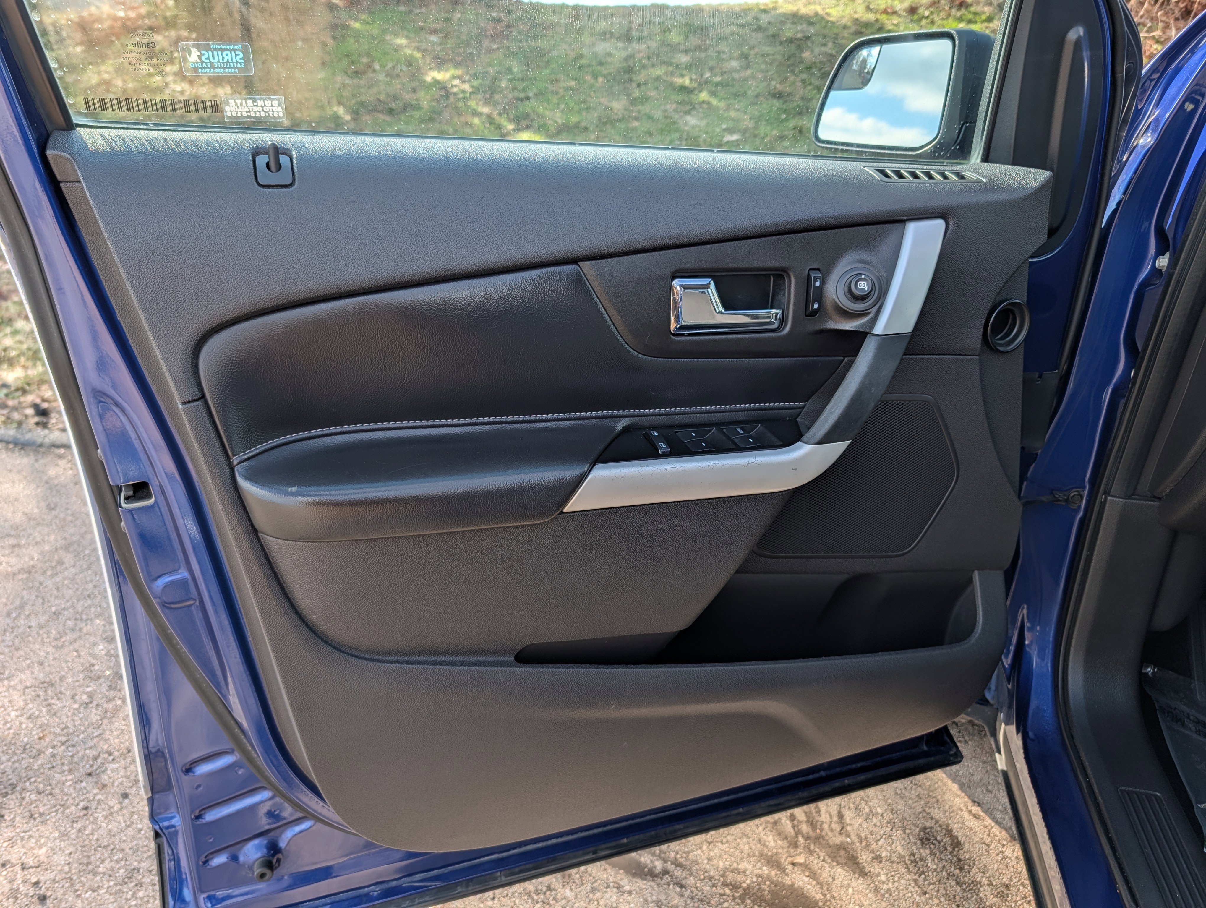 Used 2013 Ford Edge SE image 24