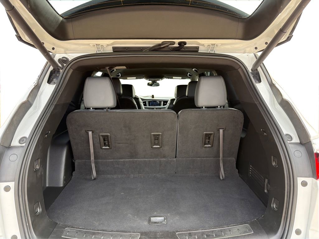 Used 2022 Buick Enclave Essence image 13