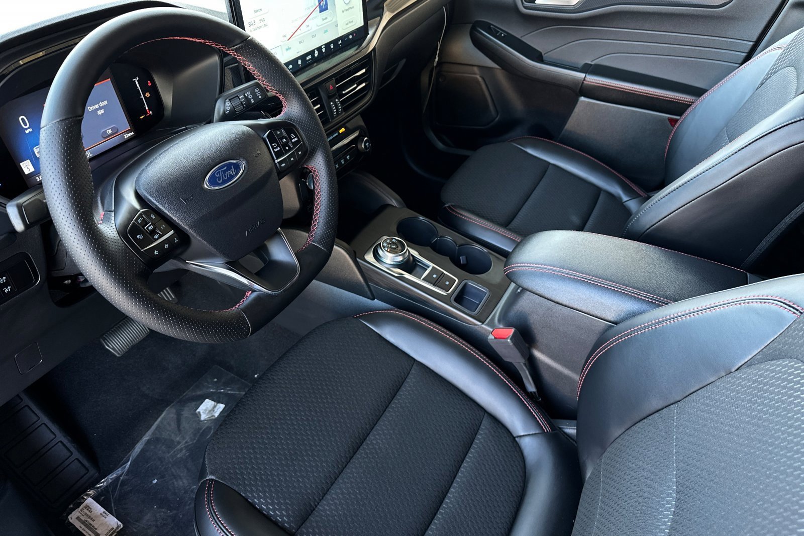 New 2025 Ford Escape ST-Line w/ Equipment Group 301A image 10