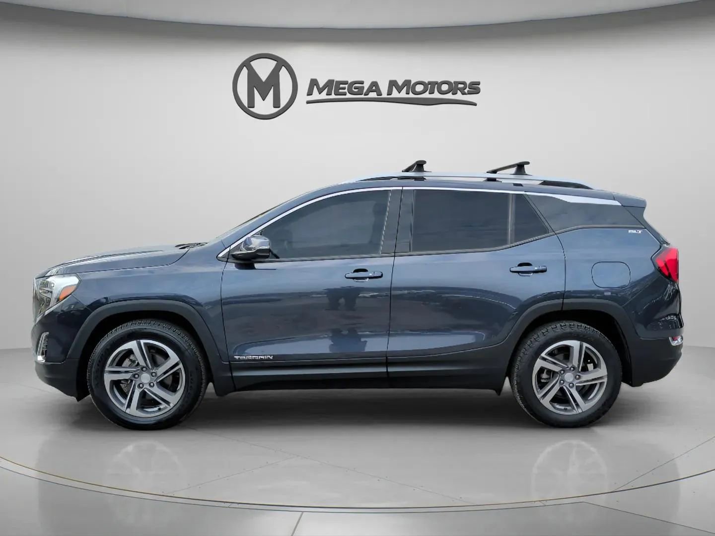 Used 2019 GMC Terrain SLT w/ Infotainment Package II image 3