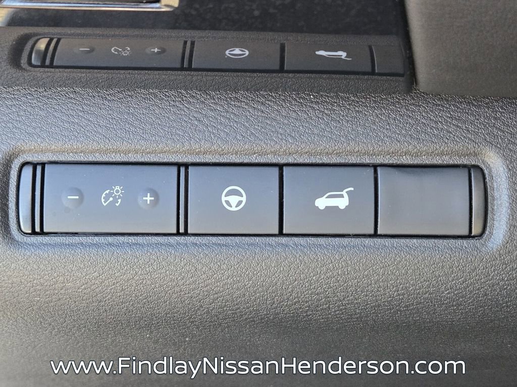 Used 2025 Nissan Pathfinder SV image 31