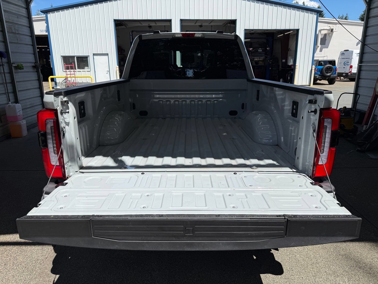 Used 2026 Ford F350 Platinum AWD/4WD image 7