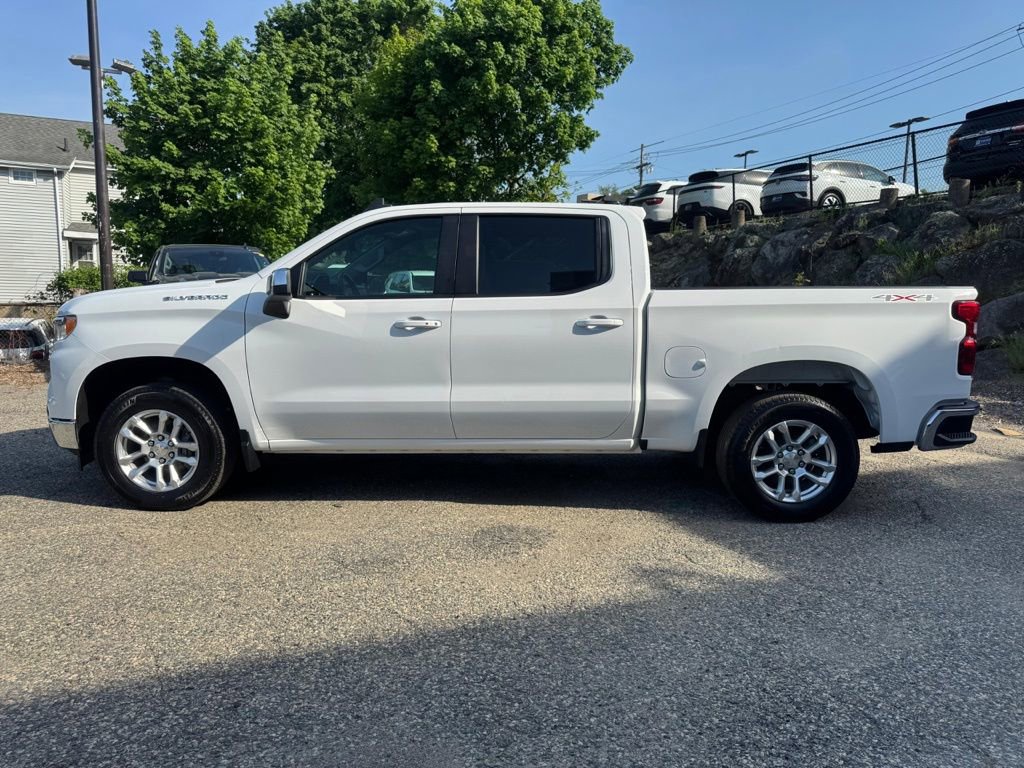 Used 2023 Chevrolet Silverado 1500 LT AWD/4WD image 3