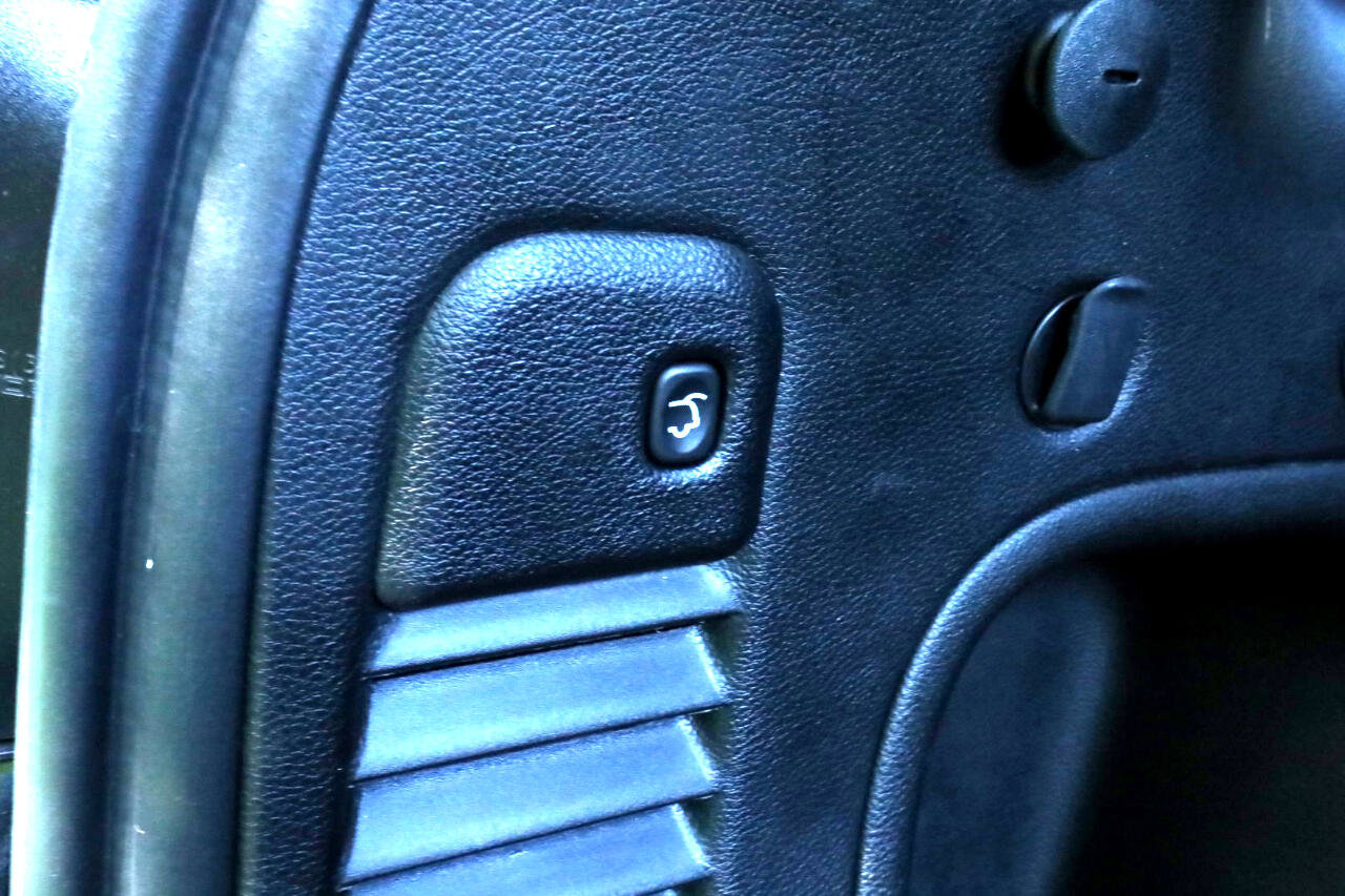 Used 2021 Jeep Grand Cherokee Limited image 17