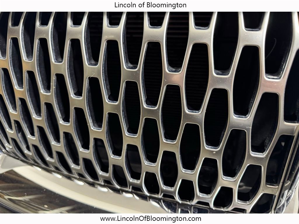 Used 2022 Lincoln Nautilus Reserve w/ Equipment Group 201A AWD/4WD image 13