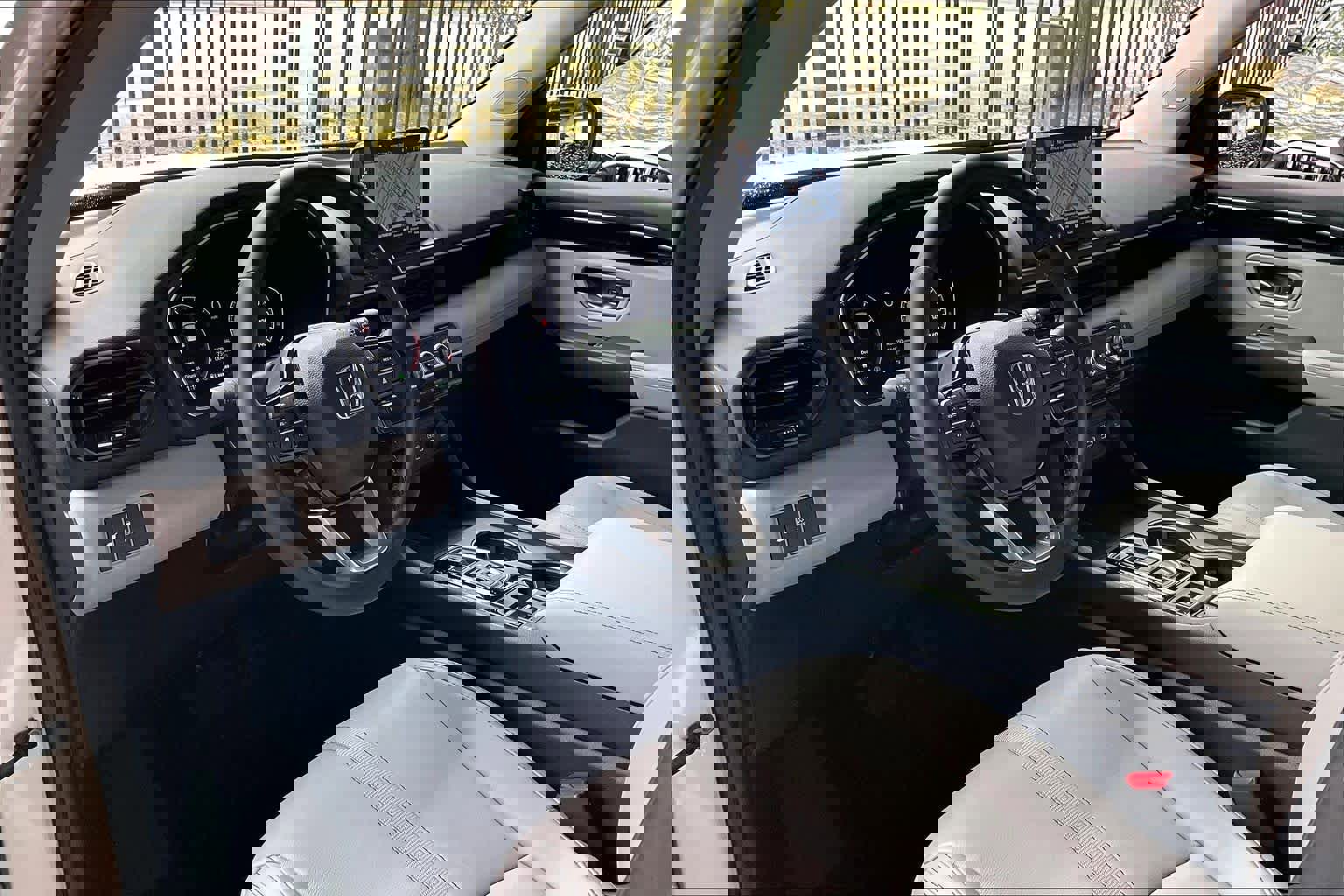 Used 2025 Honda Pilot Touring image 17