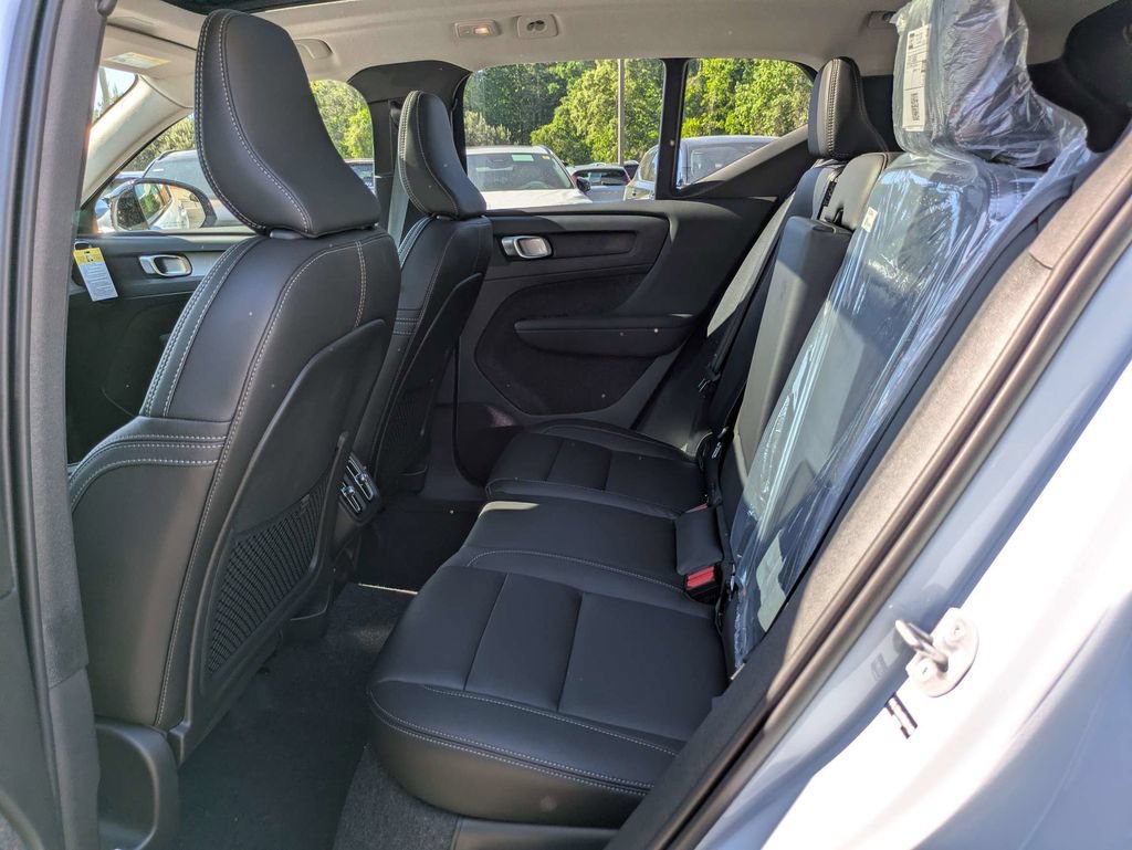 Used 2026 Volvo XC40 B5 Core AWD/4WD image 15