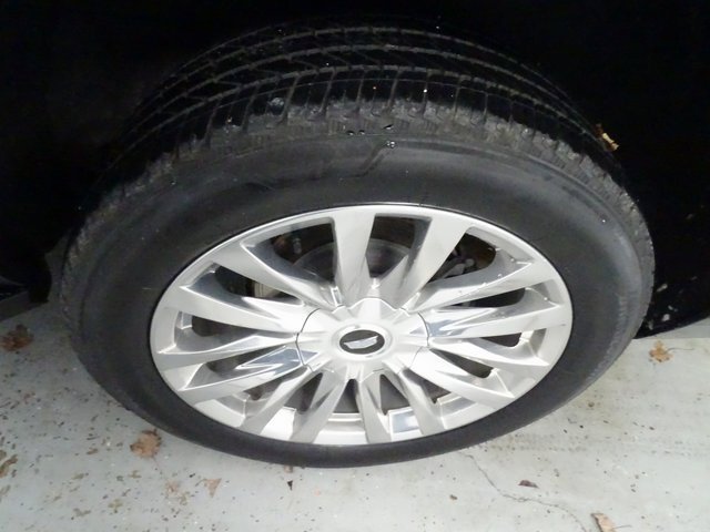 Certified 2023 Cadillac Escalade Premium Luxury image 27