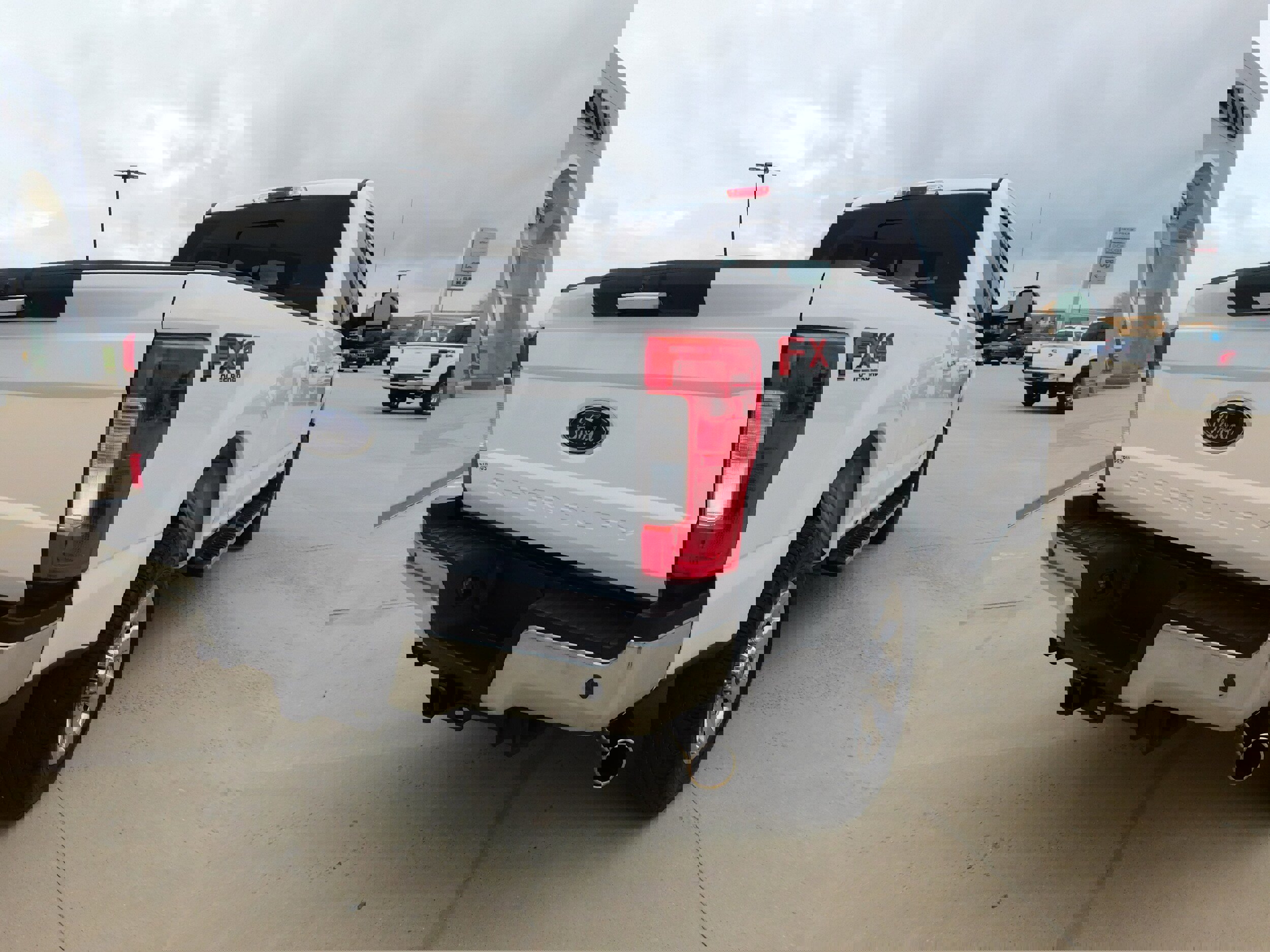 Used 2019 Ford F250 Lariat w/ Chrome Package image 6