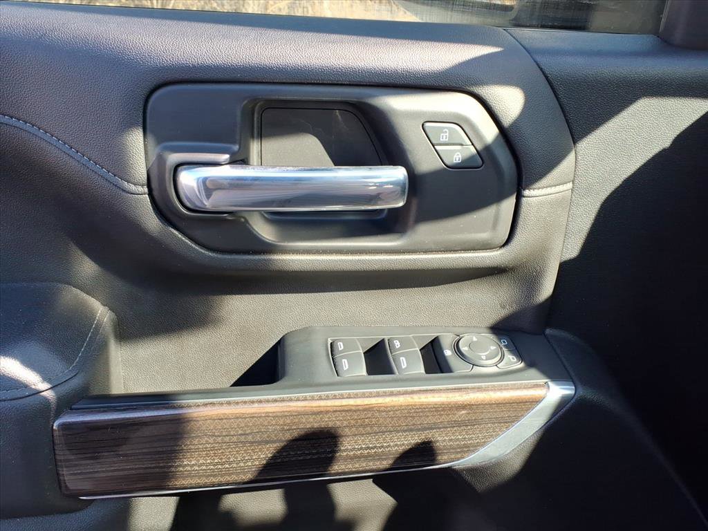 Used 2023 Chevrolet Silverado 2500 LT w/ Snow Plow Prep/Camper Package image 23