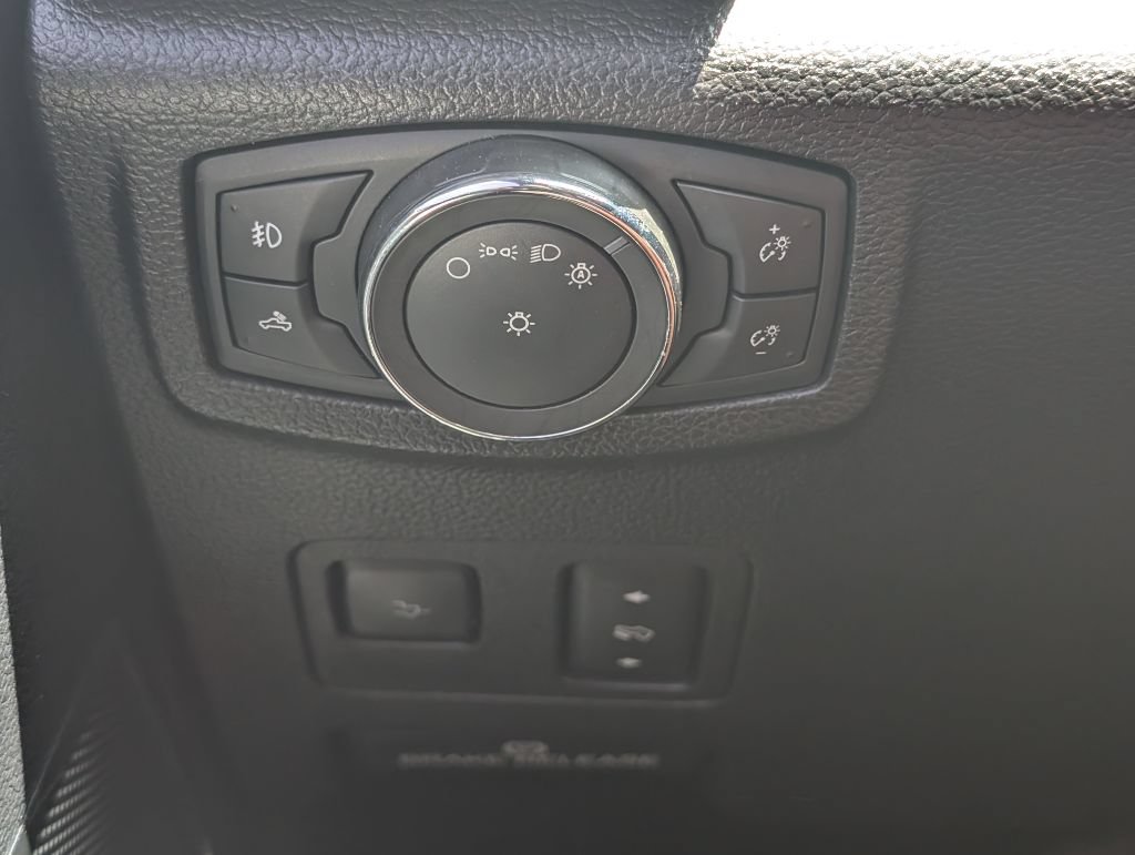 Used 2017 Ford F250 Platinum w/ Platinum Ultimate Package AWD/4WD image 11