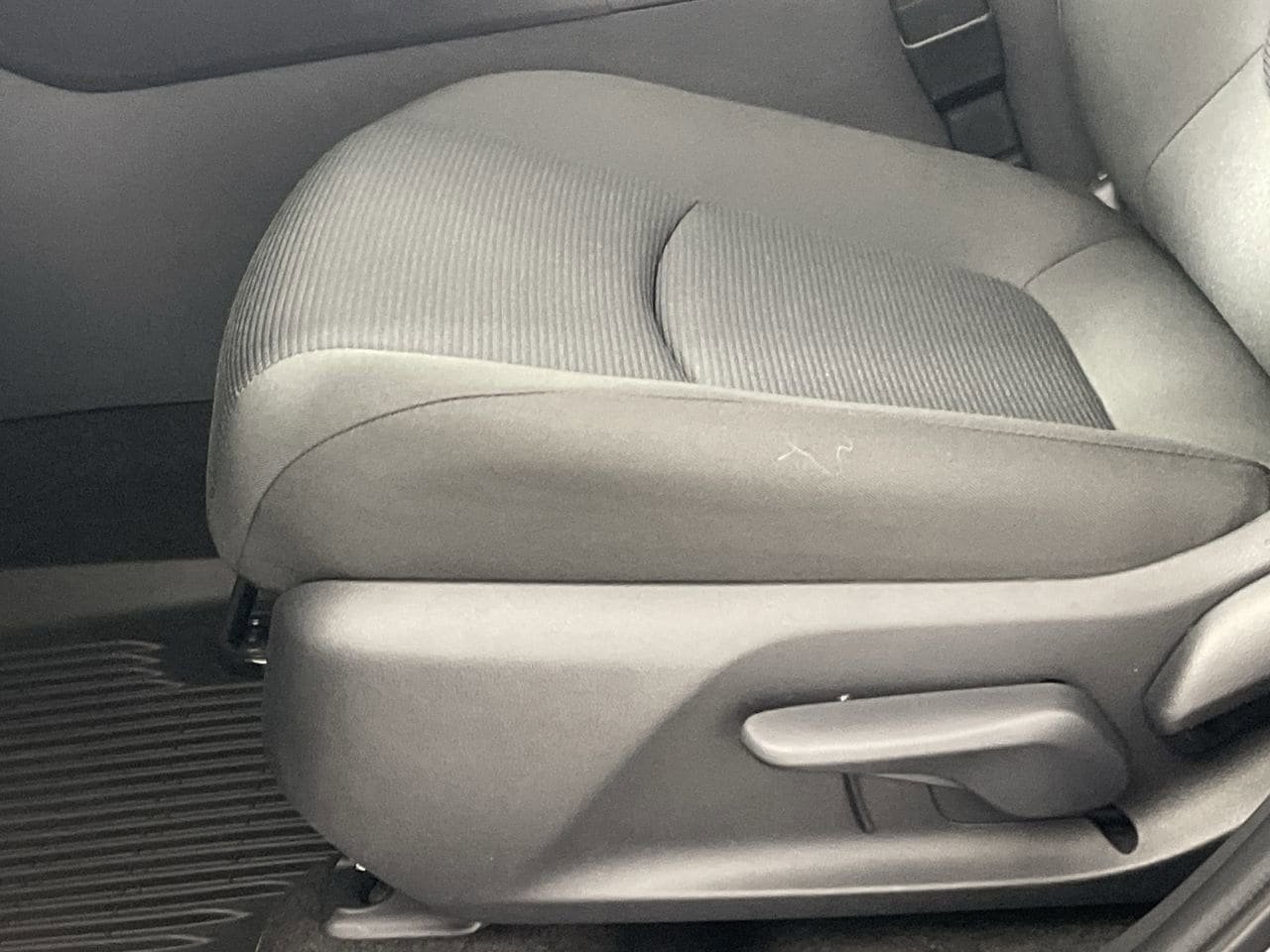 New 2025 Toyota RAV4 LE image 18