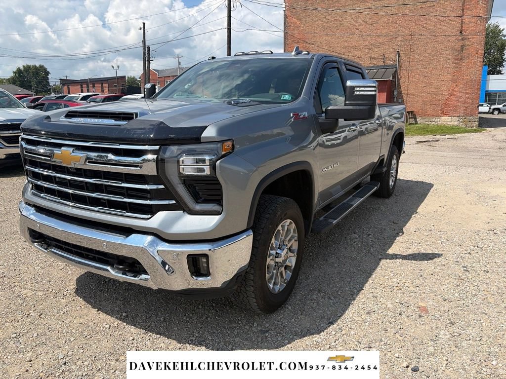 Used 2025 Chevrolet Silverado 2500 LTZ w/ LTZ Plus Package AWD/4WD image 4