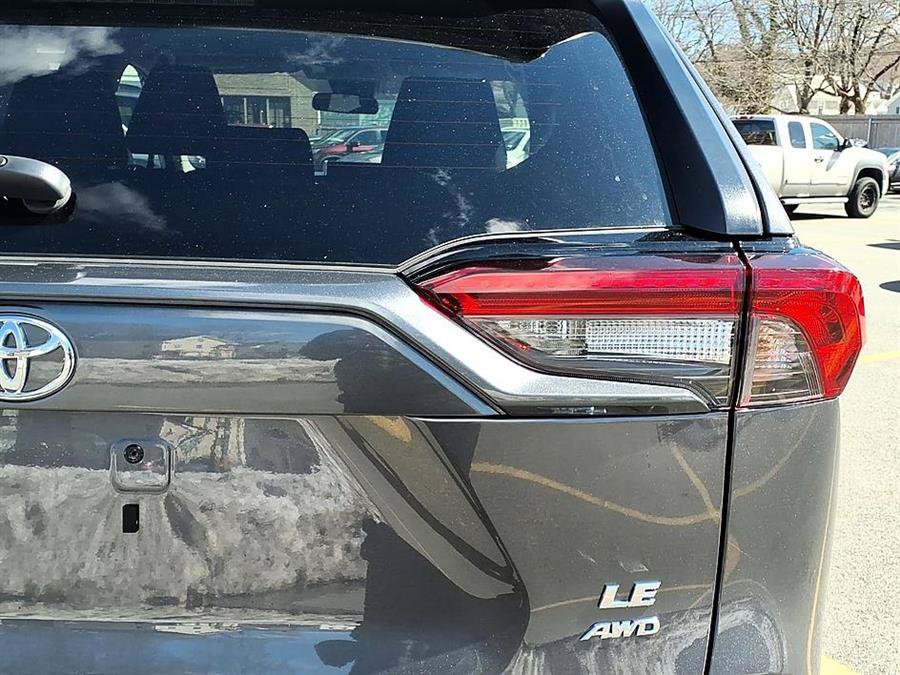 Used 2025 Toyota RAV4 LE AWD/4WD image 8