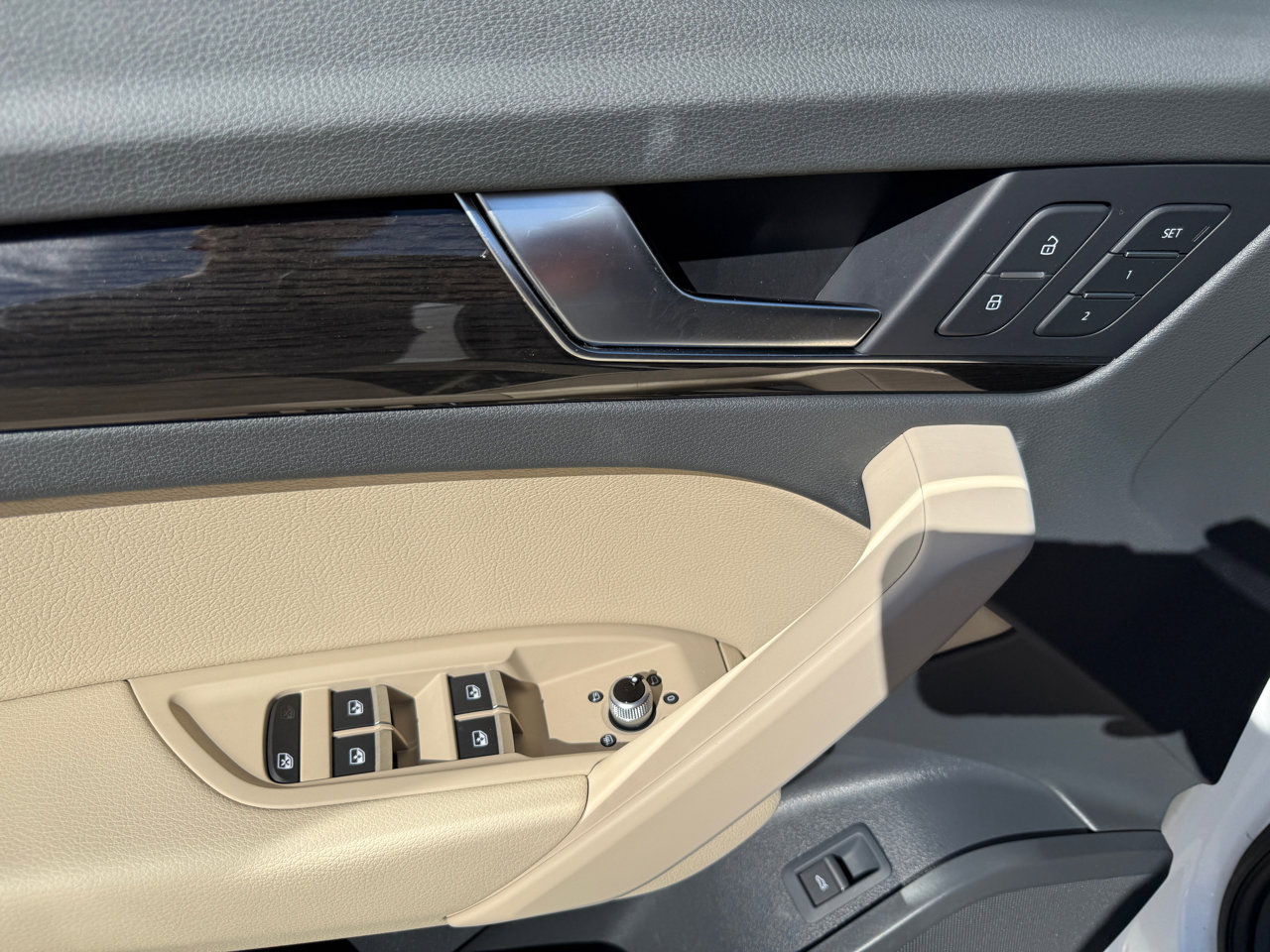 Used 2018 Audi Q5 2.0T Premium Plus w/ Premium Plus Package image 12