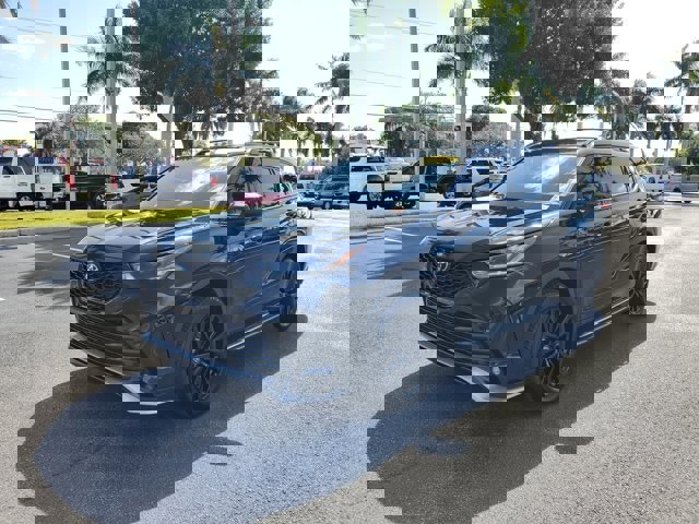 Used 2023 Toyota Highlander XSE image 2