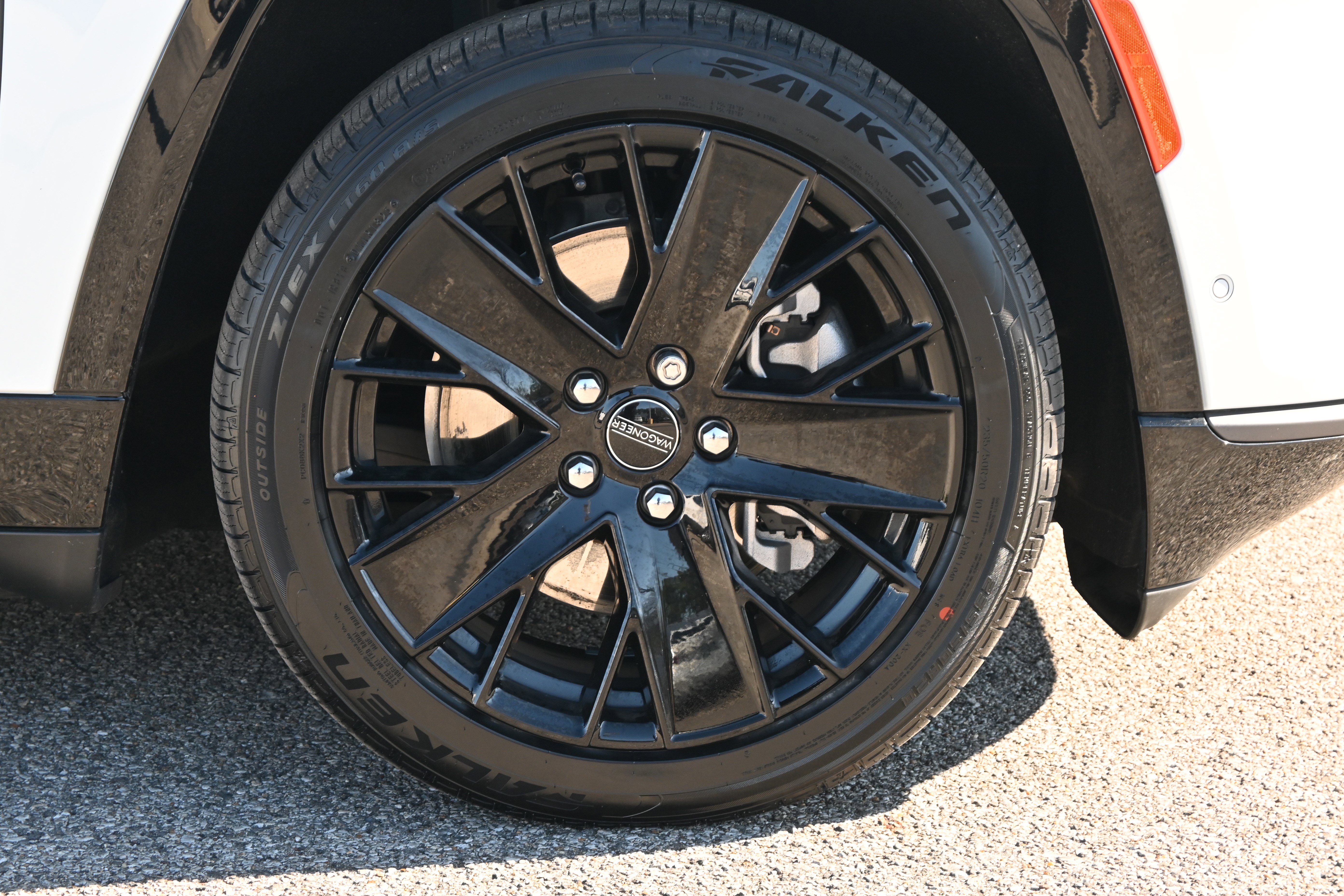 Used 2024 Jeep Wagoneer Launch Edition image 14