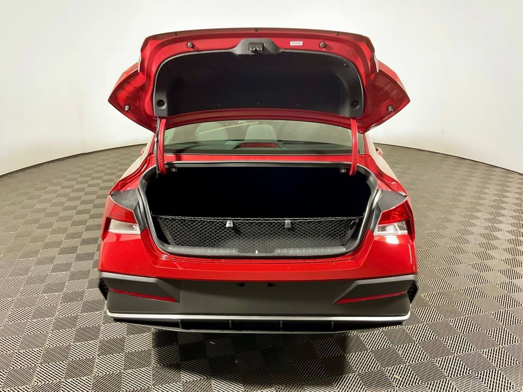 New 2025 Hyundai Elantra SE image 15