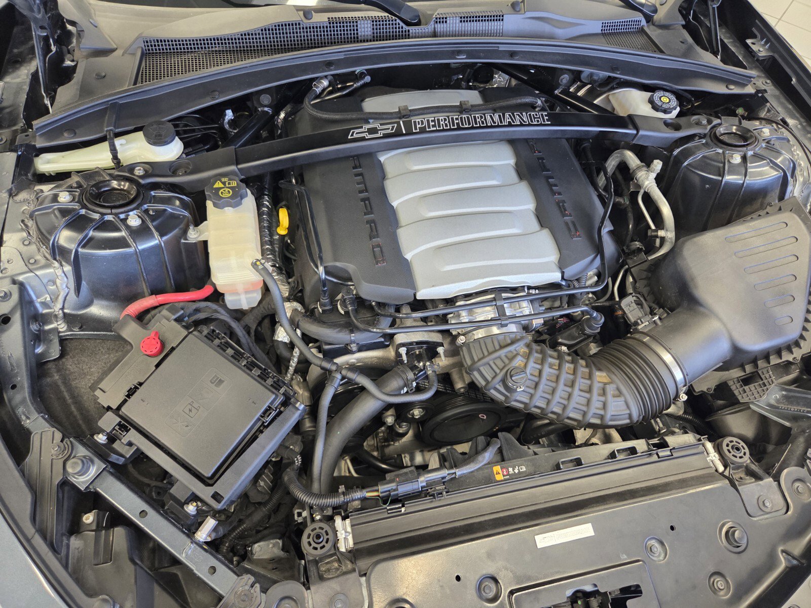 Used 2023 Chevrolet Camaro LT w/ RS Package image 17