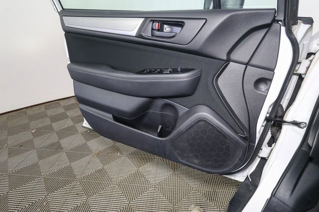 Used 2019 Subaru Outback 2.5i image 32