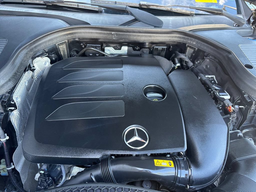 Used 2021 Mercedes-Benz GLC 300 w/ Premium Package image 18