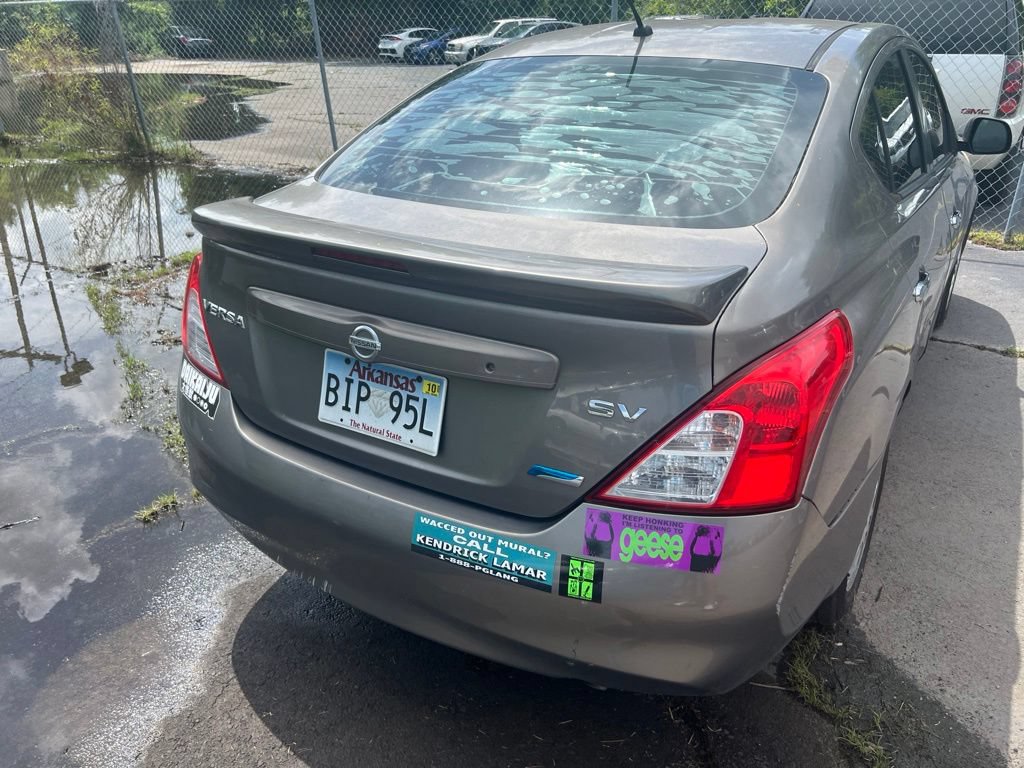 Used 2013 Nissan Versa SV FWD image 19