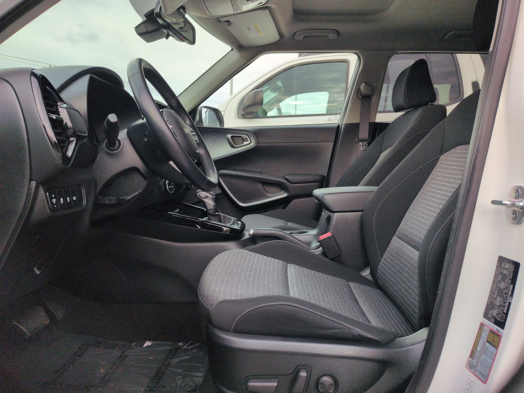 Used 2023 Kia Soul EX image 12