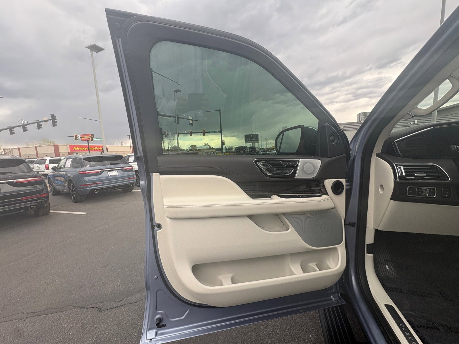 Used 2022 Lincoln Navigator Black Label image 16