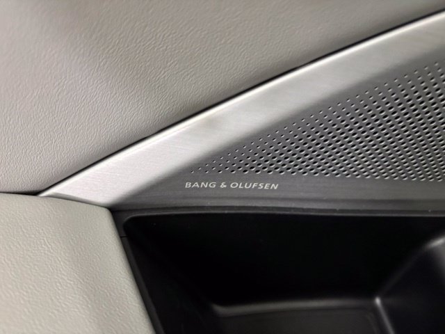 Used 2025 Acura MDX w/ Technology Package FWD image 23