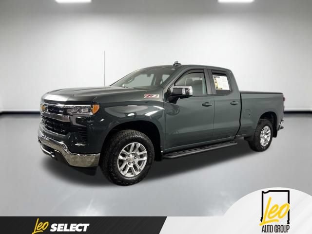 Used 2025 Chevrolet Silverado 1500 LT w/ Z71 Off-Road Package AWD/4WD image 1
