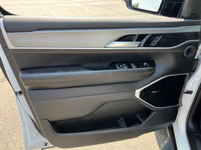 New 2026 Jeep Grand Wagoneer 4WD image 11