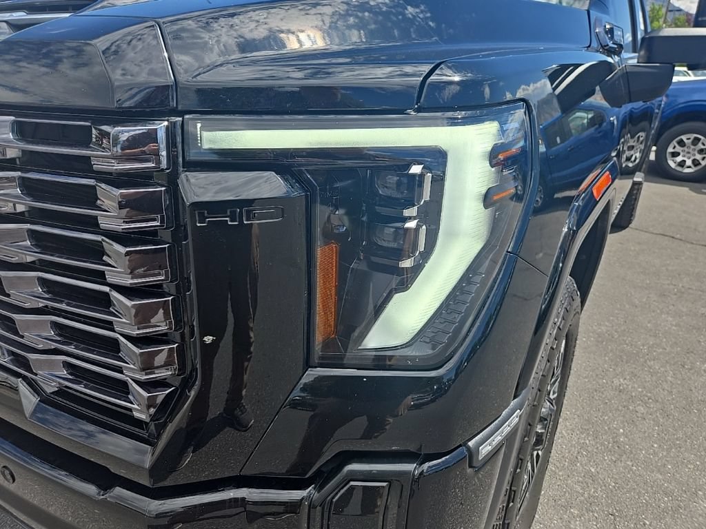 Used 2025 GMC Sierra 3500 Denali Ultimate AWD/4WD image 35
