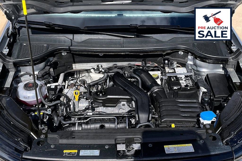 Used 2025 Volkswagen Taos SE FWD image 10