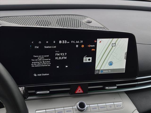 Used 2025 Hyundai Elantra Limited FWD image 12