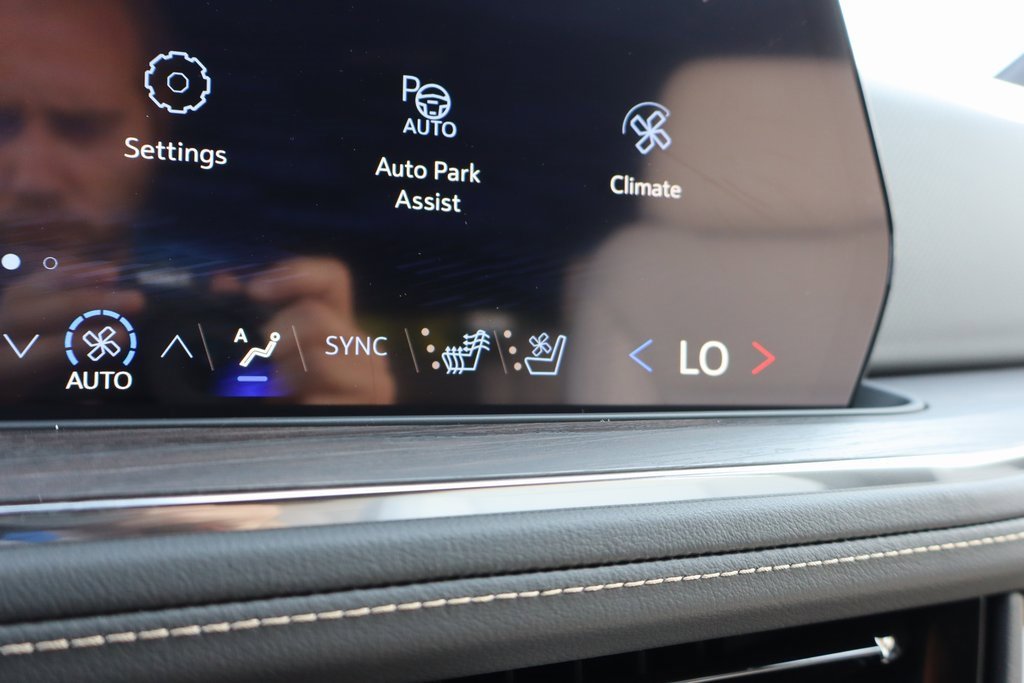 New 2025 Chevrolet Suburban Premier image 14