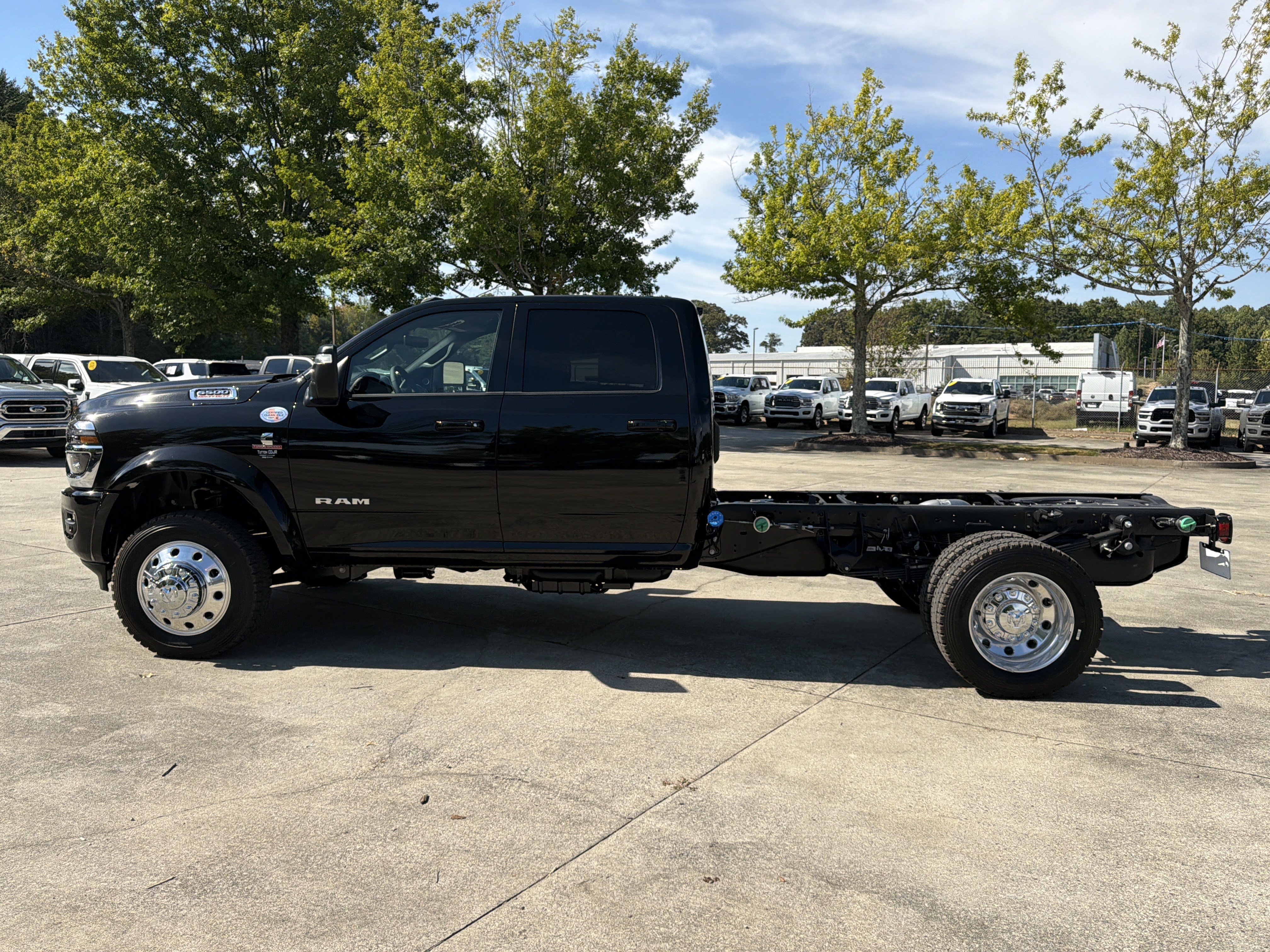 New 2027 RAM 5500 4x4 Crew Cab image 4