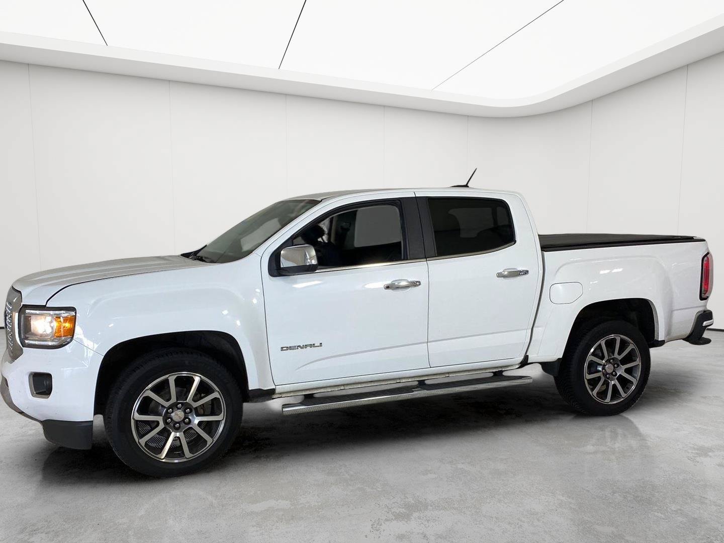 Used 2020 GMC Canyon Denali AWD/4WD image 3
