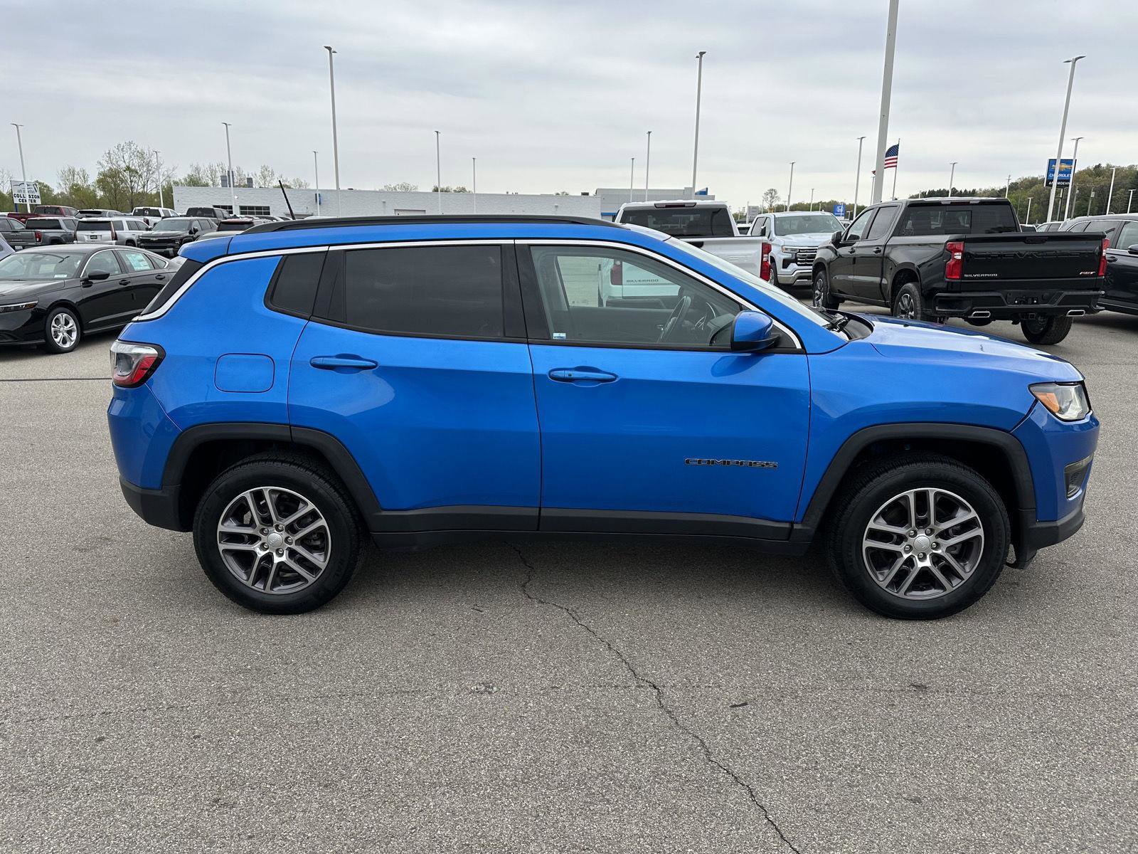 Used 2020 Jeep Compass Latitude AWD/4WD image 10