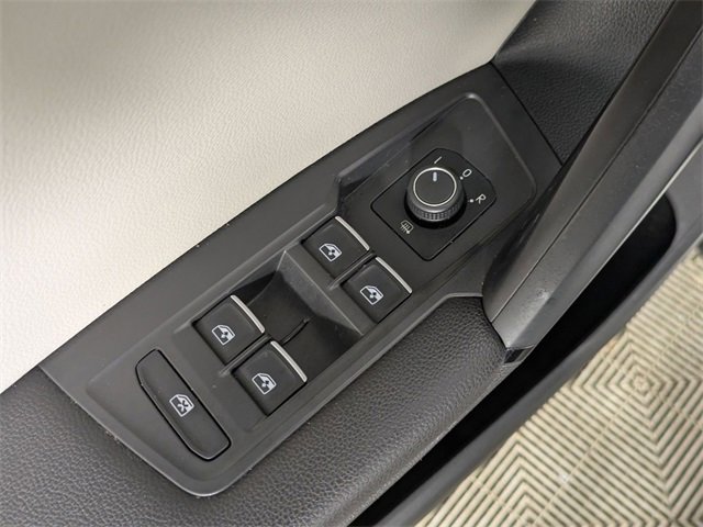 Used 2019 Volkswagen Tiguan SE w/ 3rd Row Seat Package image 15