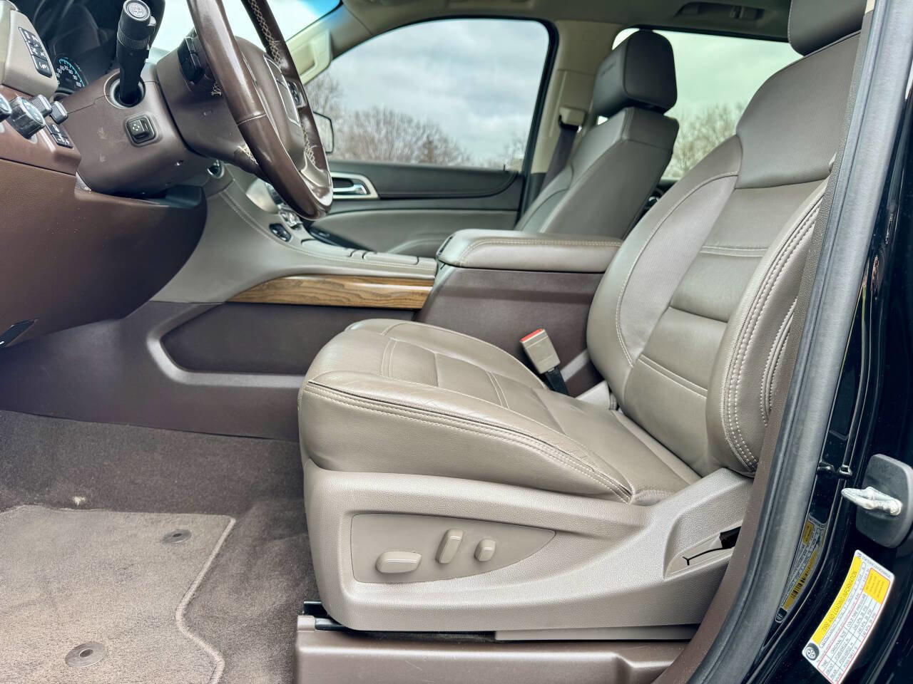 Used 2019 GMC Yukon XL Denali w/ Denali Ultimate Package AWD/4WD image 11